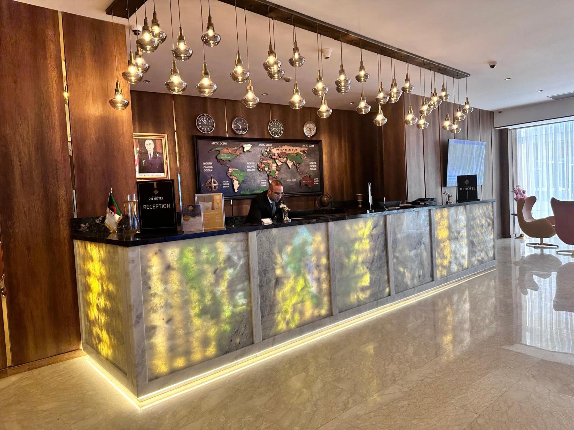 2H Hotel Oran Eksteriør billede