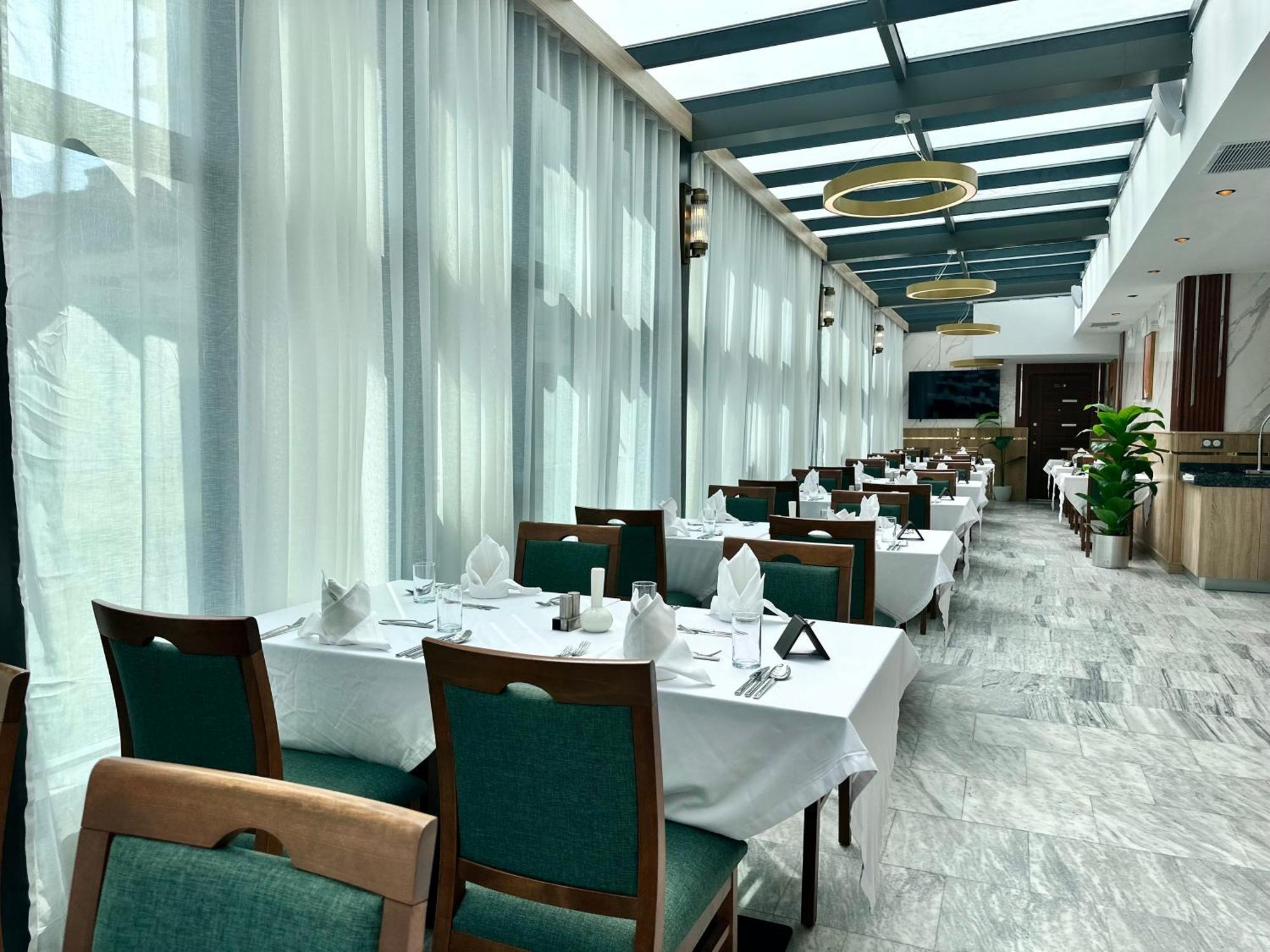 2H Hotel Oran Eksteriør billede