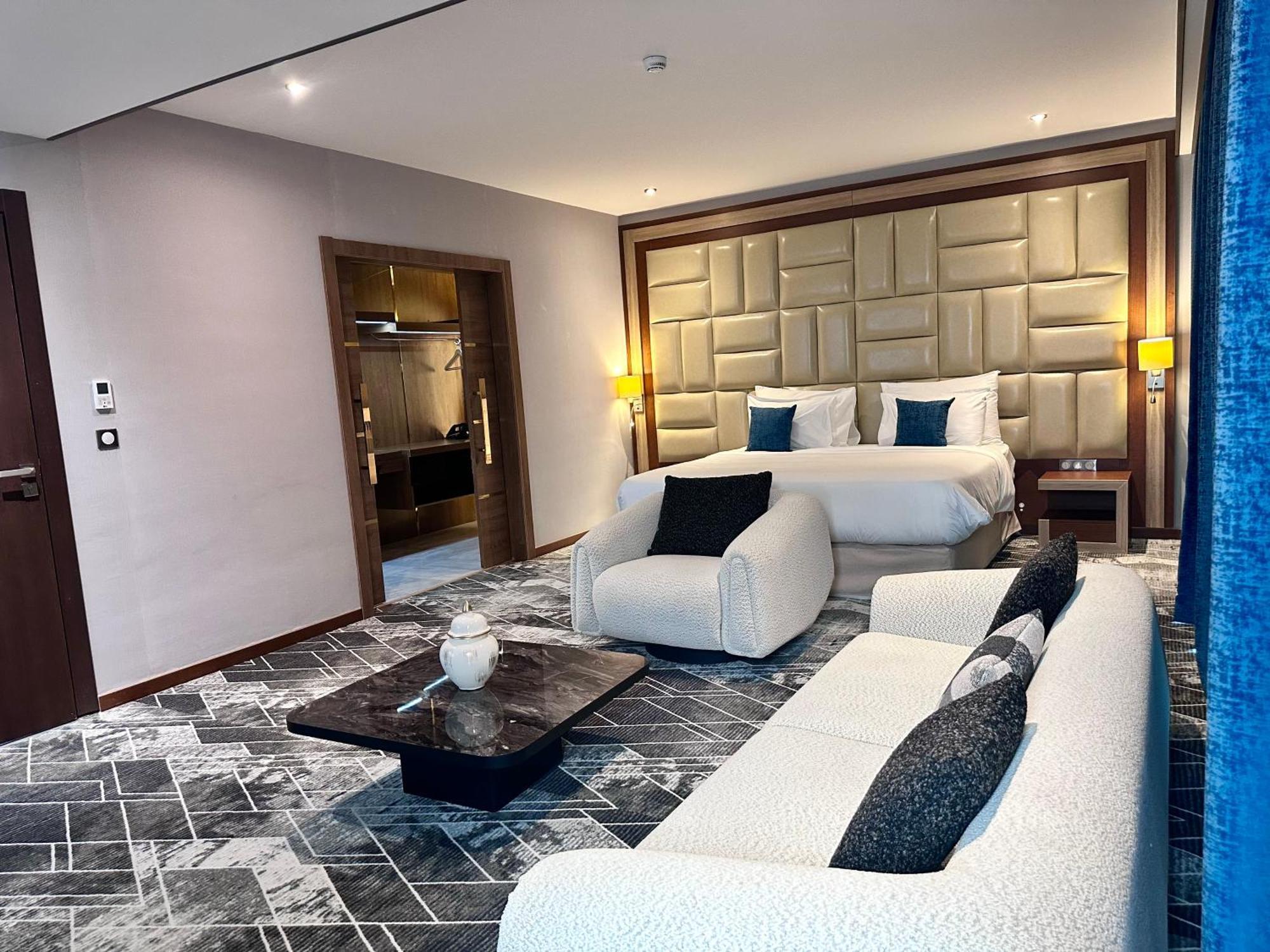 2H Hotel Oran Eksteriør billede
