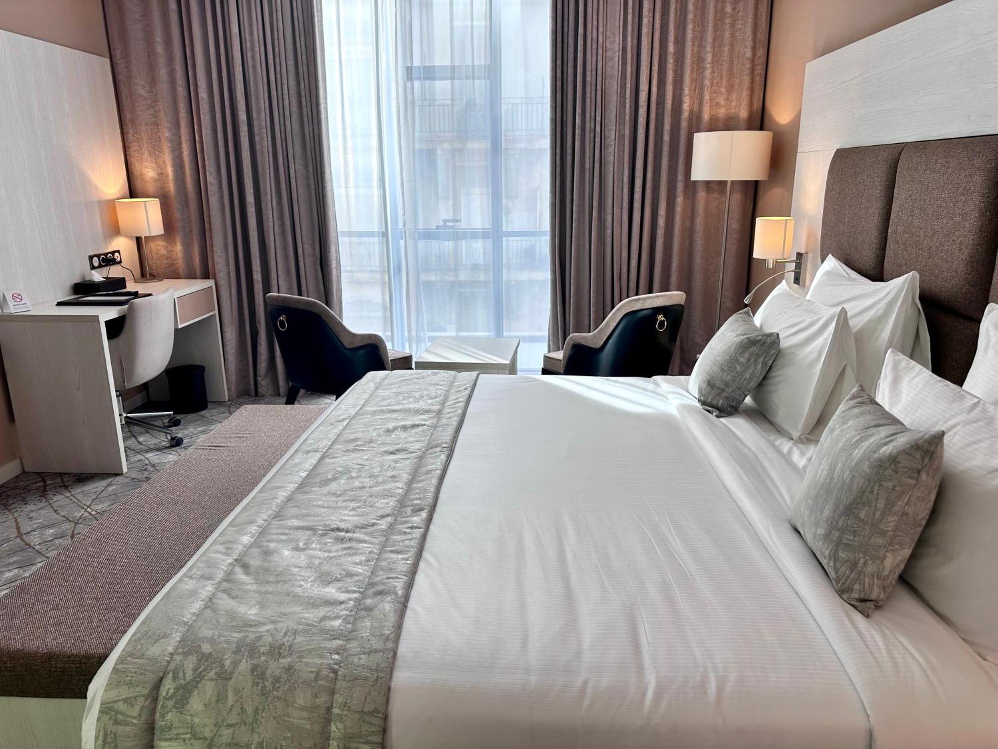 2H Hotel Oran Eksteriør billede