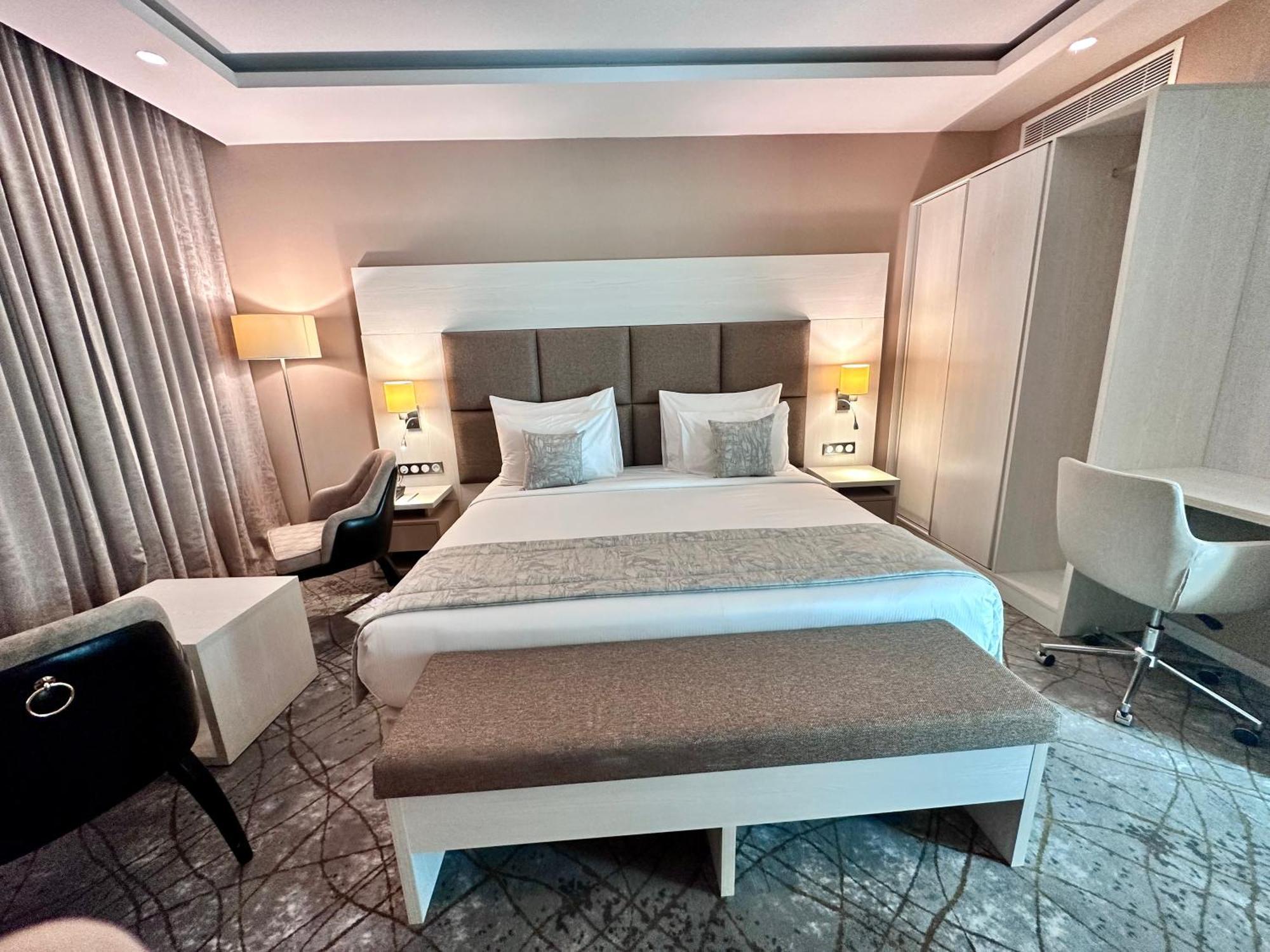 2H Hotel Oran Eksteriør billede