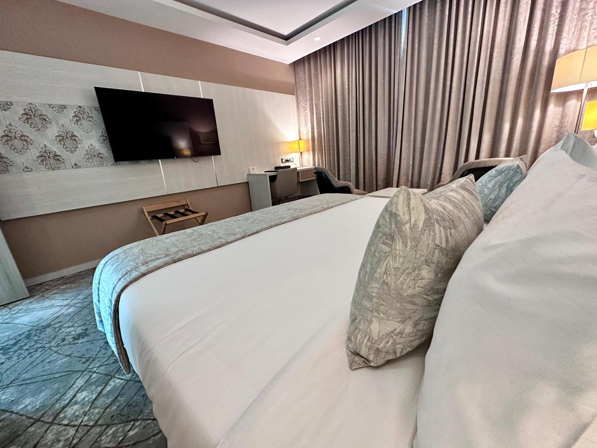 2H Hotel Oran Eksteriør billede