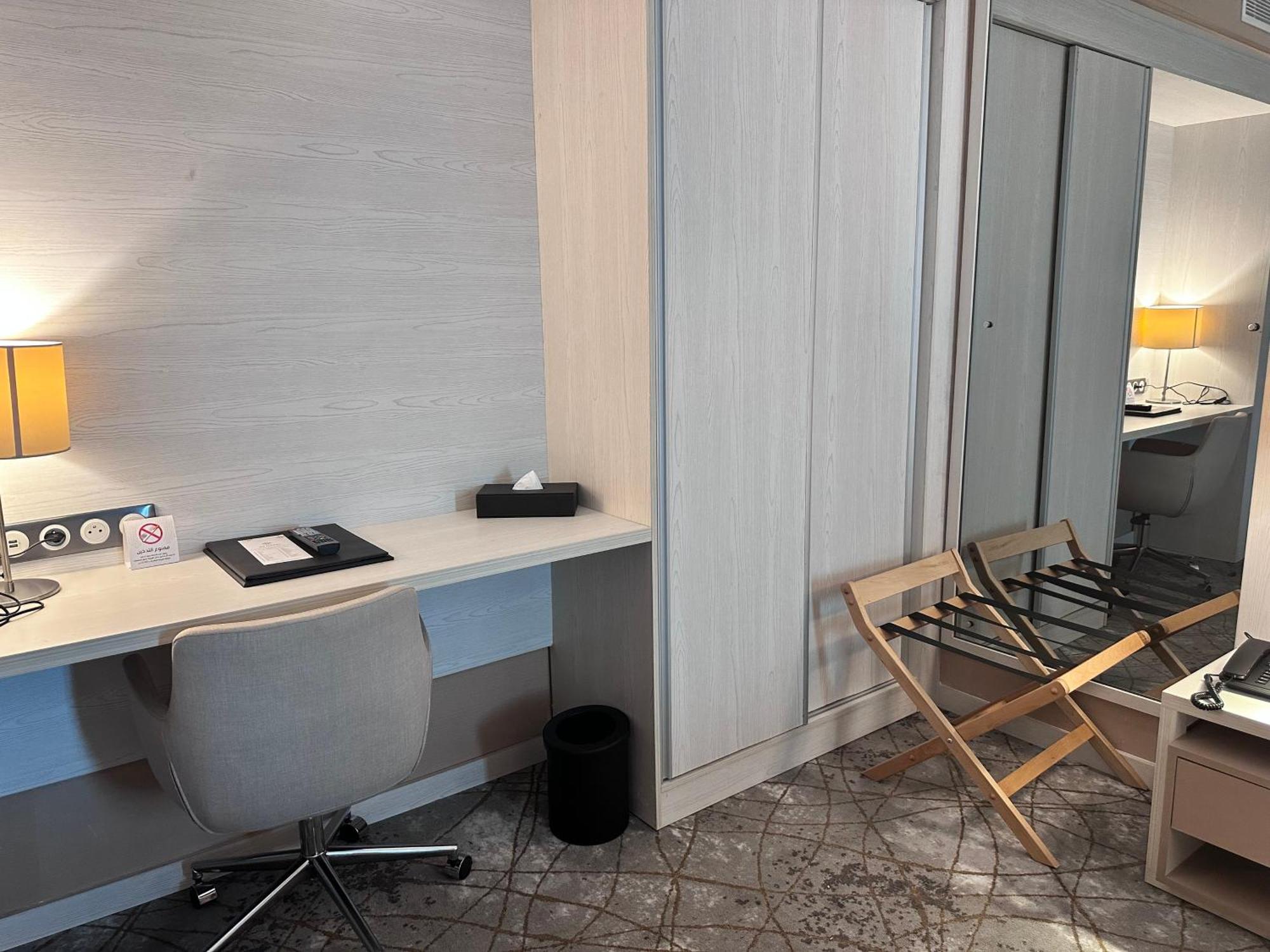 2H Hotel Oran Eksteriør billede