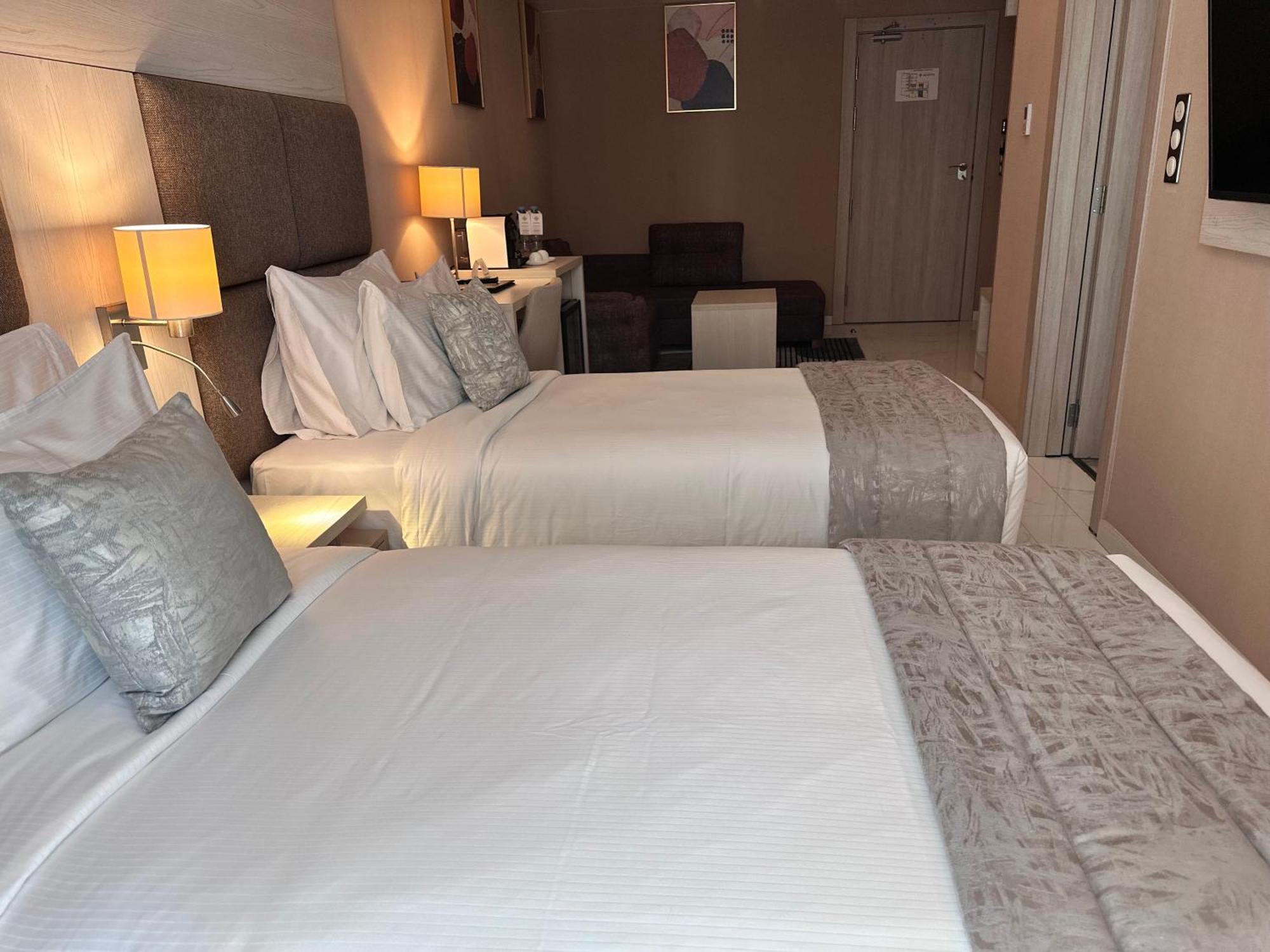 2H Hotel Oran Eksteriør billede