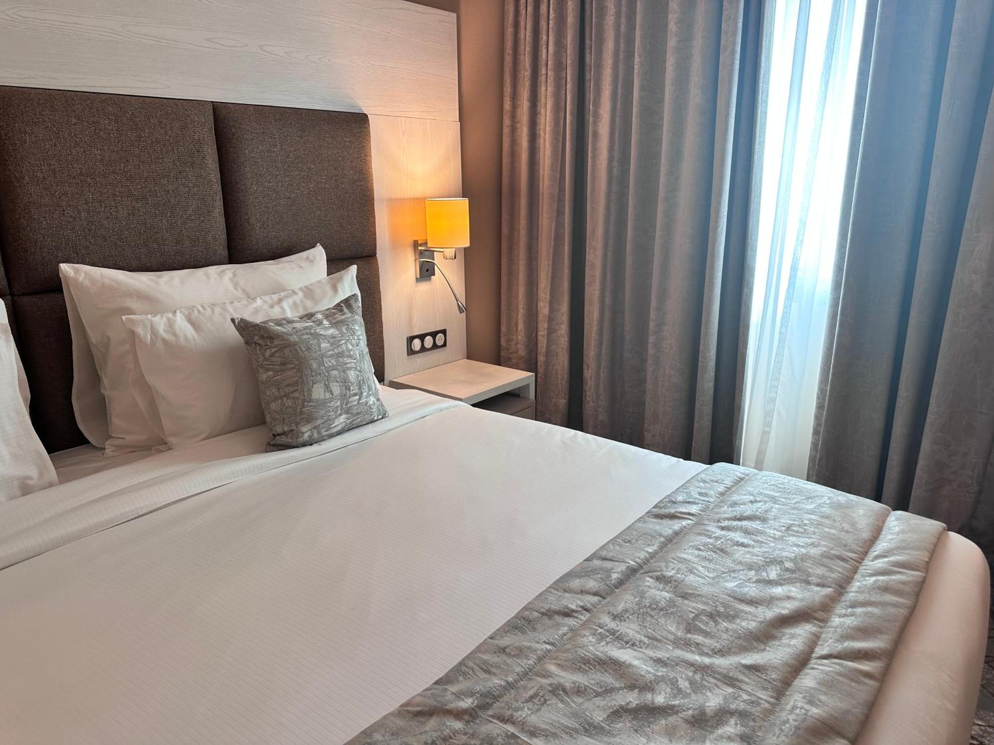 2H Hotel Oran Eksteriør billede