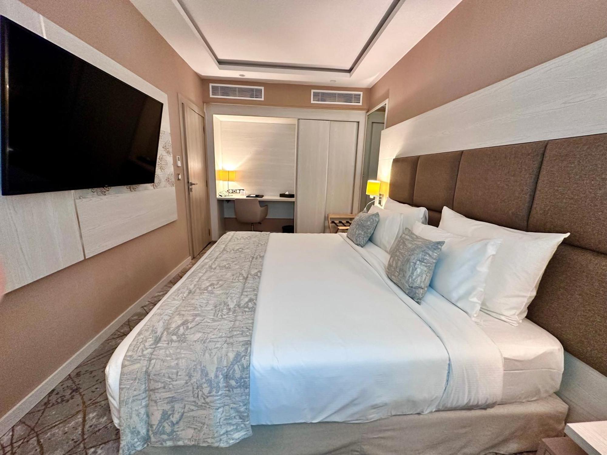 2H Hotel Oran Eksteriør billede