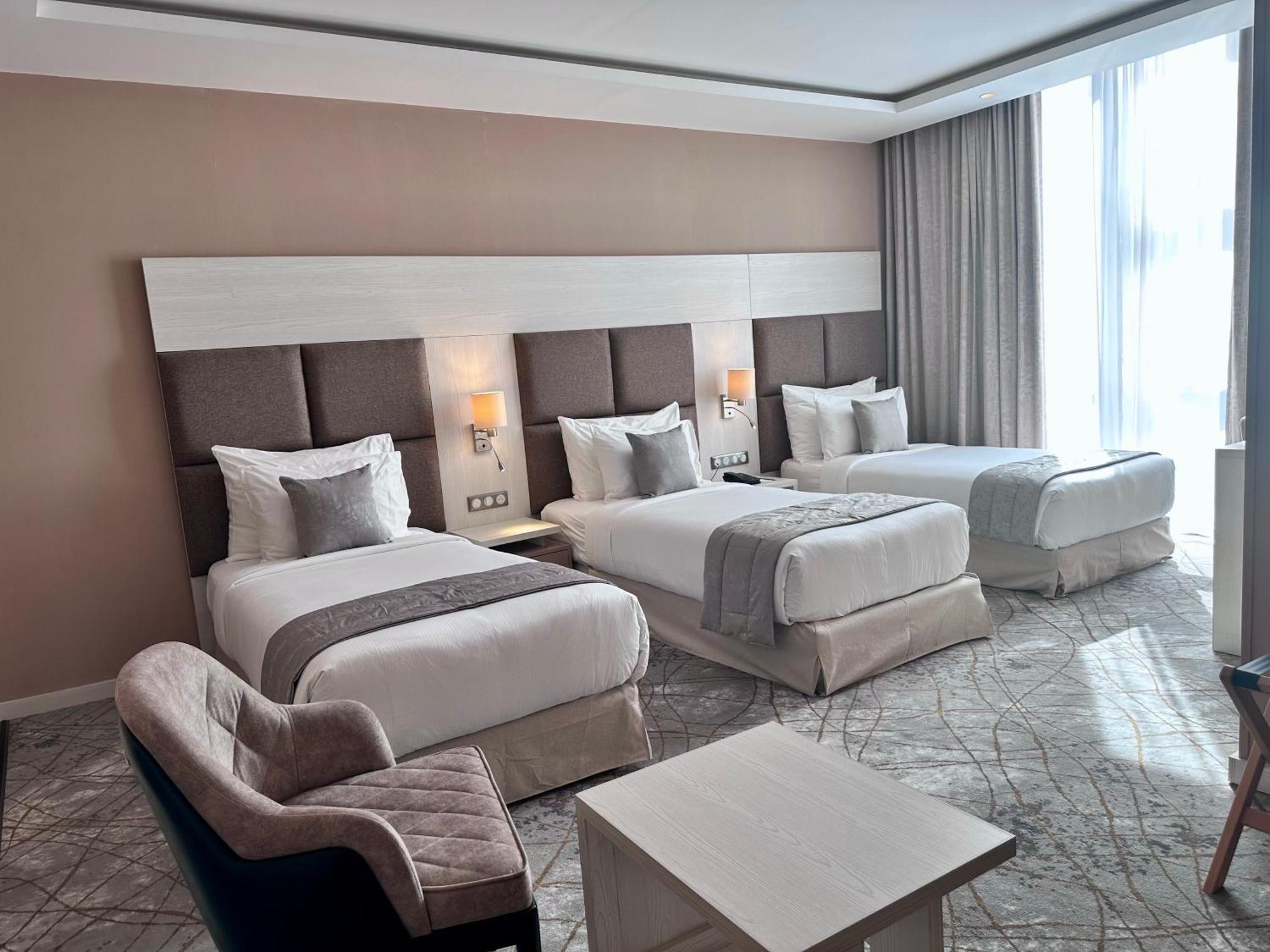 2H Hotel Oran Eksteriør billede