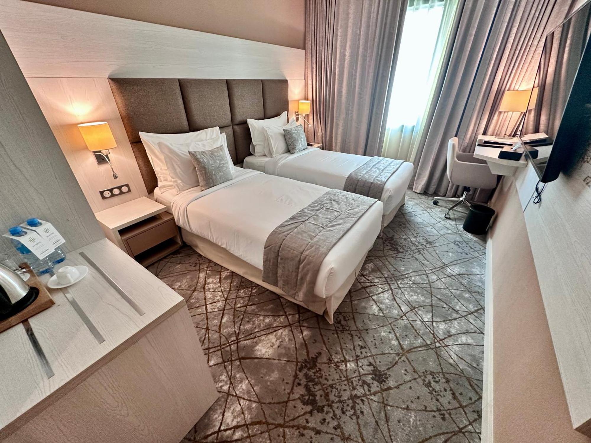 2H Hotel Oran Eksteriør billede