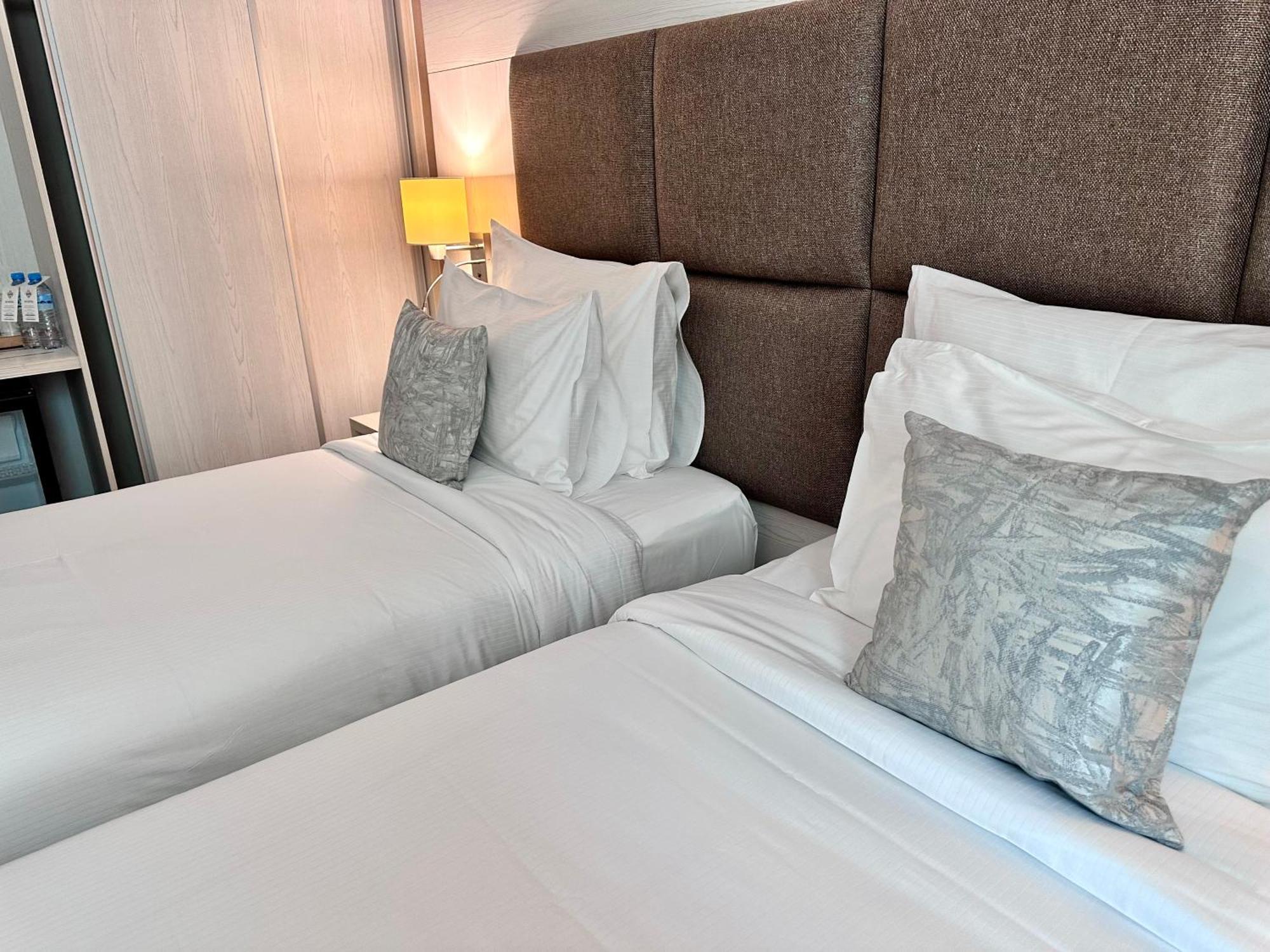 2H Hotel Oran Eksteriør billede